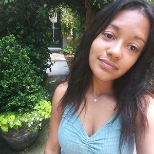 Meet your Posher, Aja